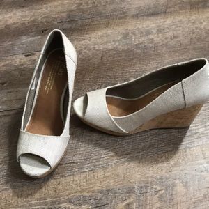 Toms off white Wedge